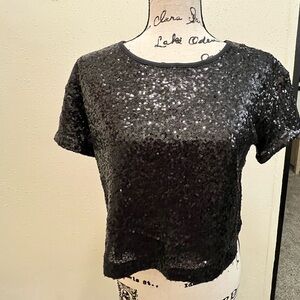 VS - Black sequins cropped top